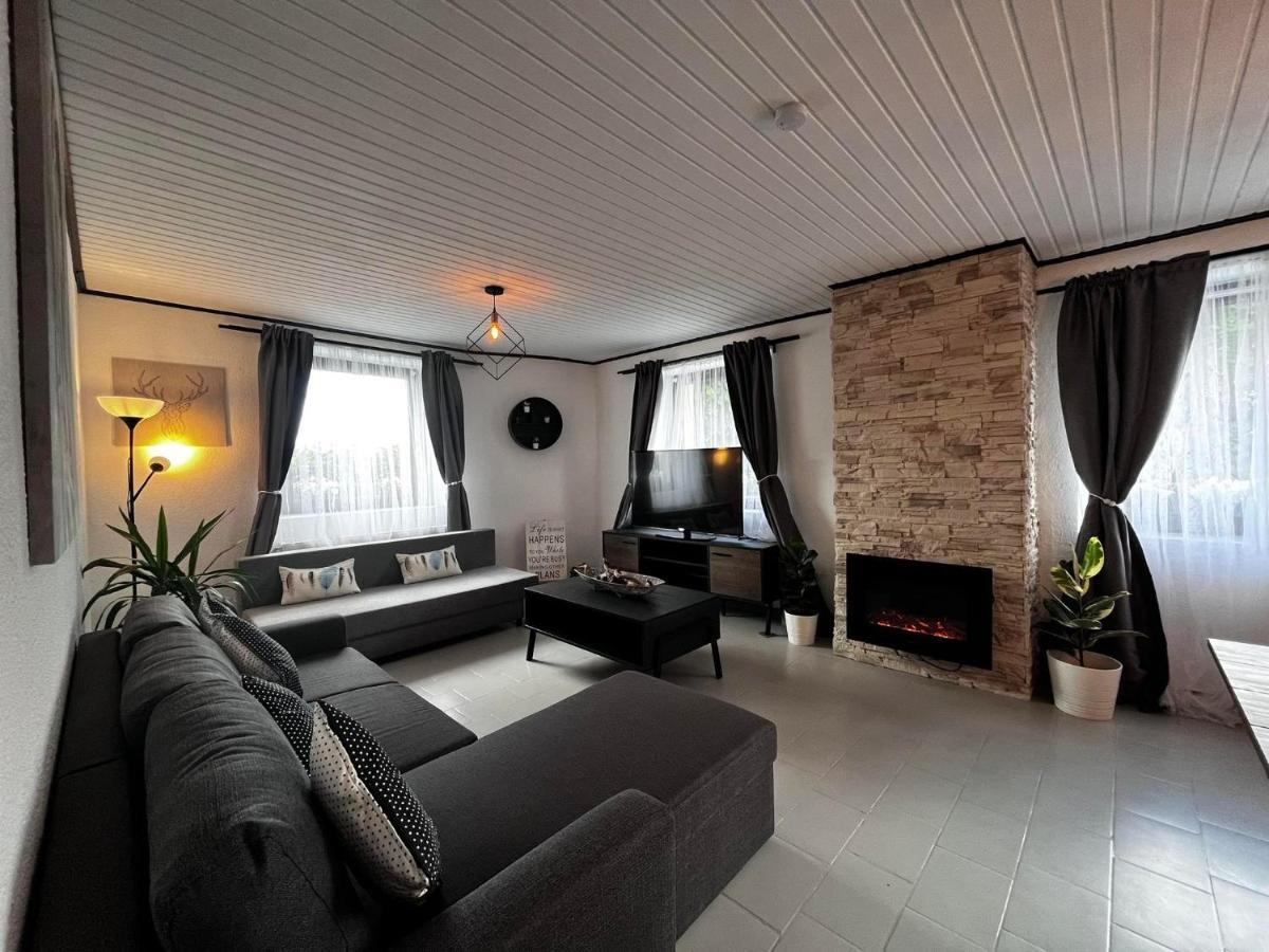 Le Clos fleuri Fauvillers Extérieur photo